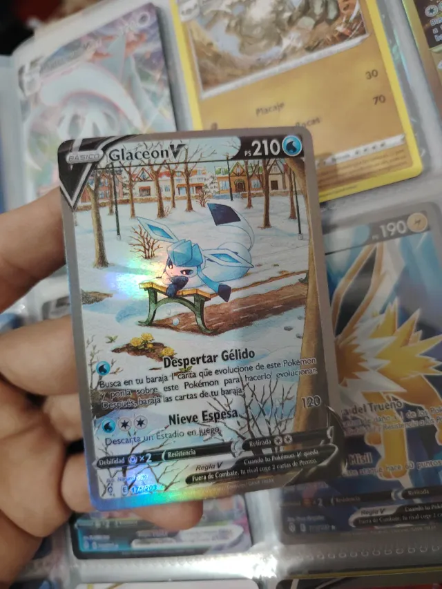 Carta Pokémon Glaceon V Despertar Gélido