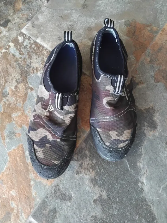 Tenis de seguridad camuflaje.puntera de acero