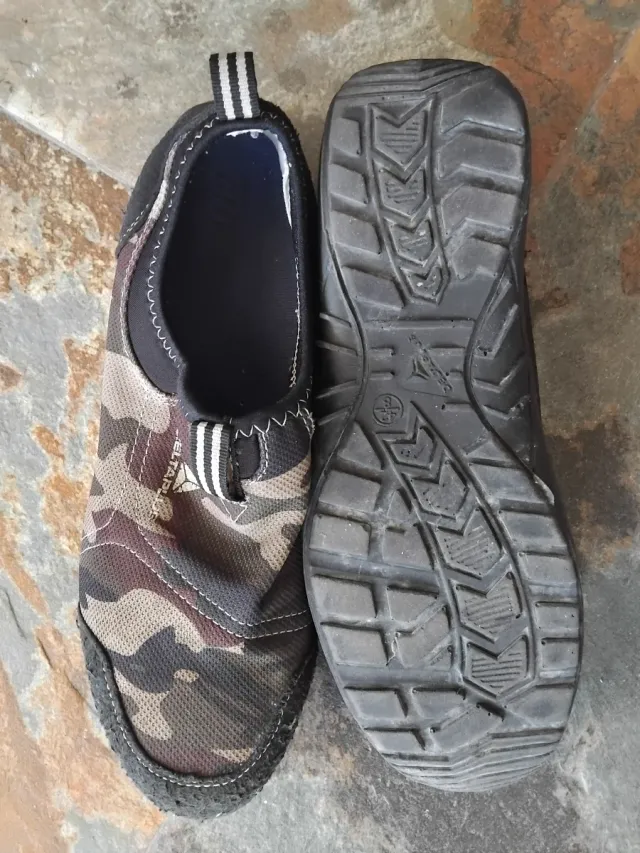 Tenis de seguridad camuflaje.puntera de acero