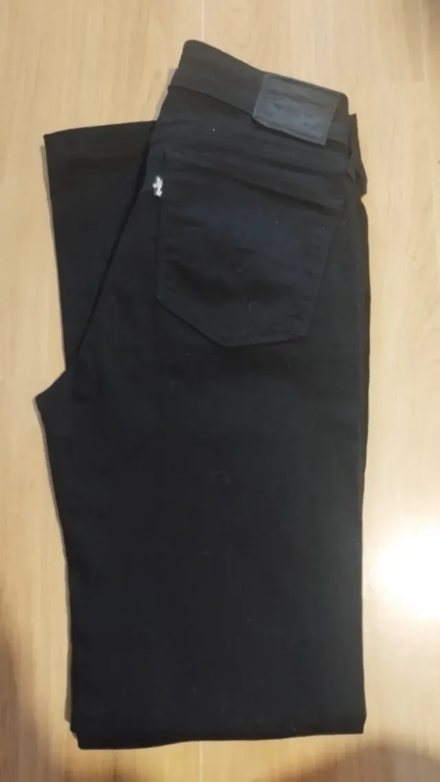 Vaqueros Levis Mujer Negros