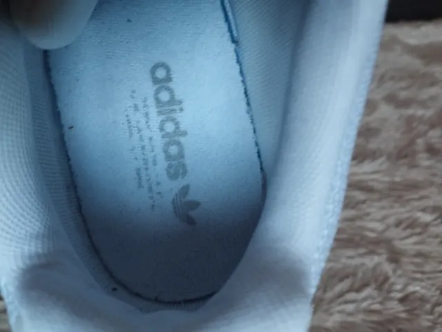 Zapatillas Adidas Blancas y Beige