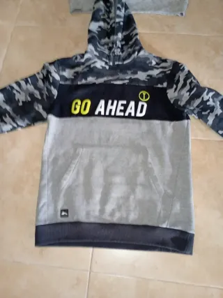 Lote 2 Sudaderas con capucha hombreTalla M