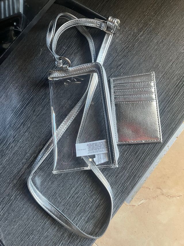 Bolso móvil y tarjetas Primark plateado