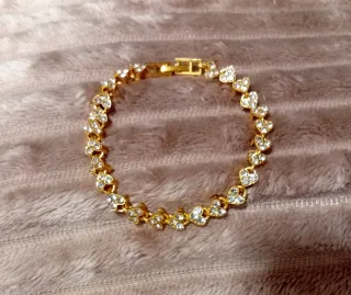 Pulsera Corazones Brillantes Acero Dorado
