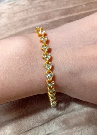 Pulsera Corazones Brillantes Acero Dorado