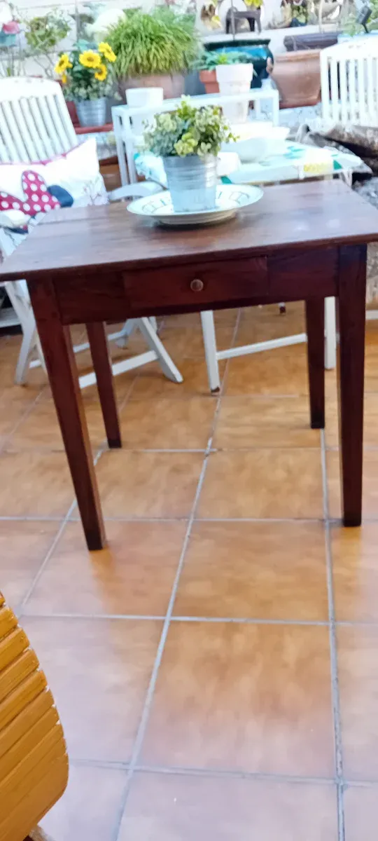 Mesa tocador antigua de madera