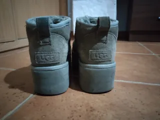 Botas UGG caqui con plataforma