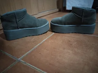 Botas UGG caqui con plataforma