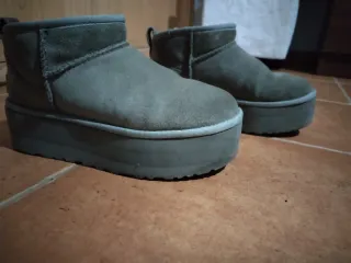 Botas UGG caqui con plataforma
