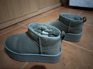 Botas UGG caqui con plataforma