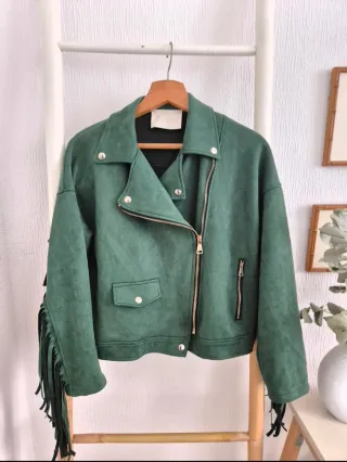 Chaqueta Biker efecto ante con flecos