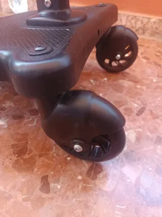 Patinete con asiento para carrito de bebé