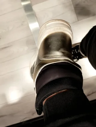 Scarpe ginnastica alte nere e oro