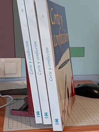 Los tres Volúmenes de Corte y confección. CEAC.