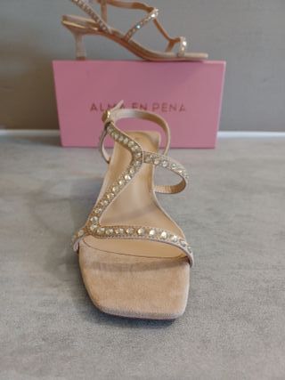 Sandalias Alma en Pena Talla 38 Beige y Dorado