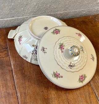 Elegante sopera de porcelana francesa de limoges