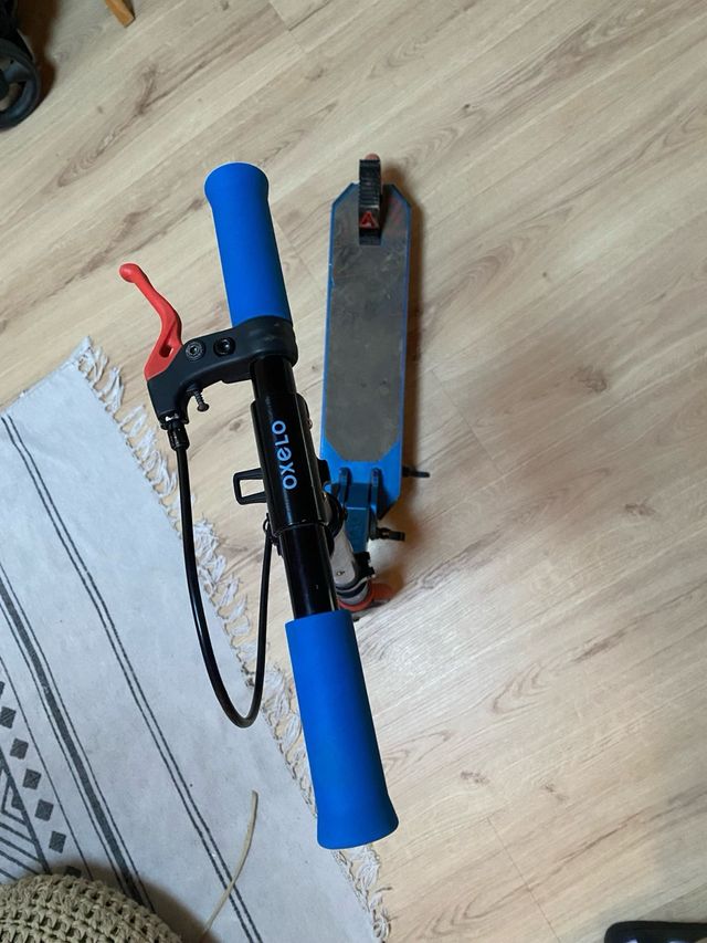Patinete Oxelo azul con freno