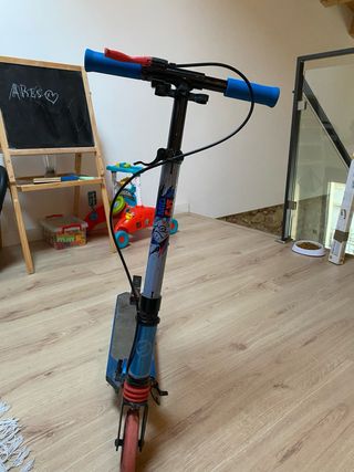 Patinete Oxelo azul con freno