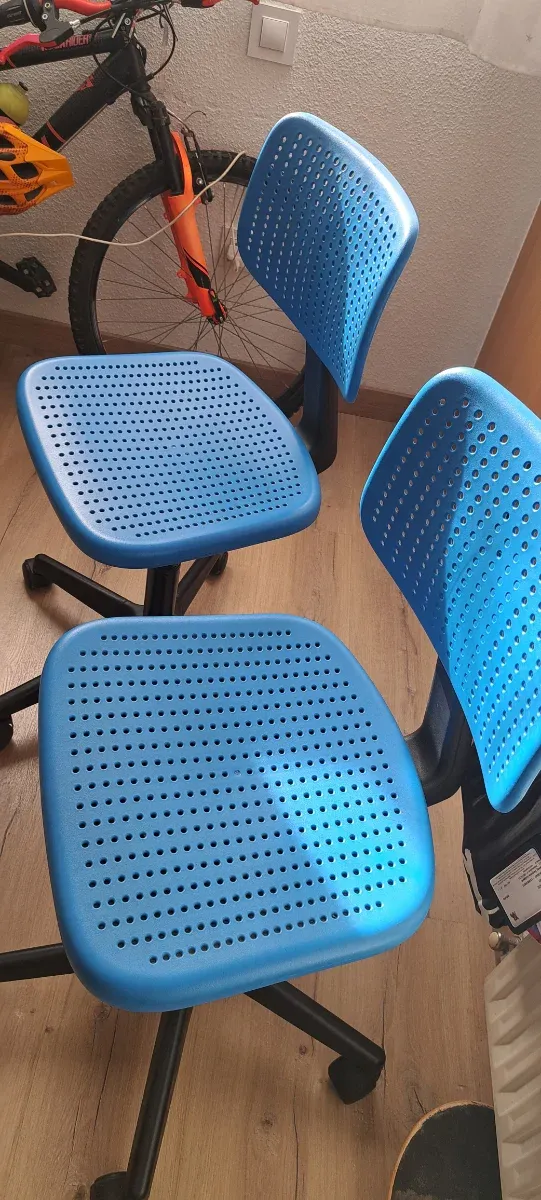 Sillas de escritorio Ikea azules (2 unidades)
