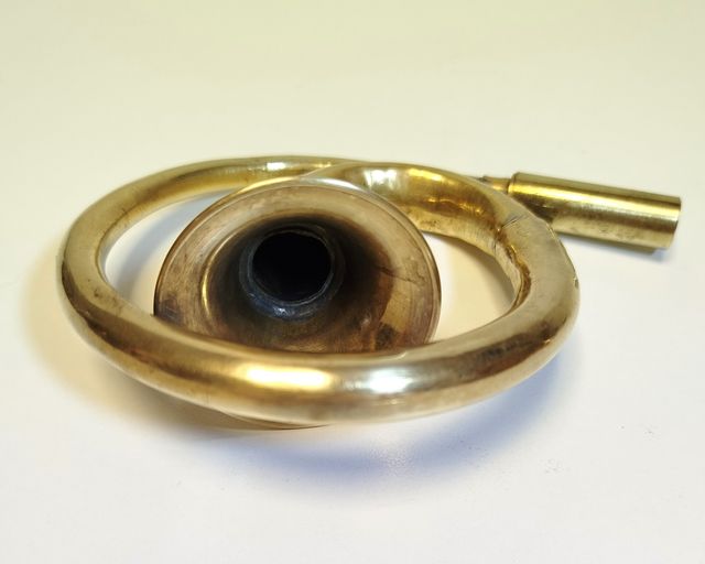 Bocina de coche antiguo