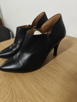 Botines de piel negros tacón