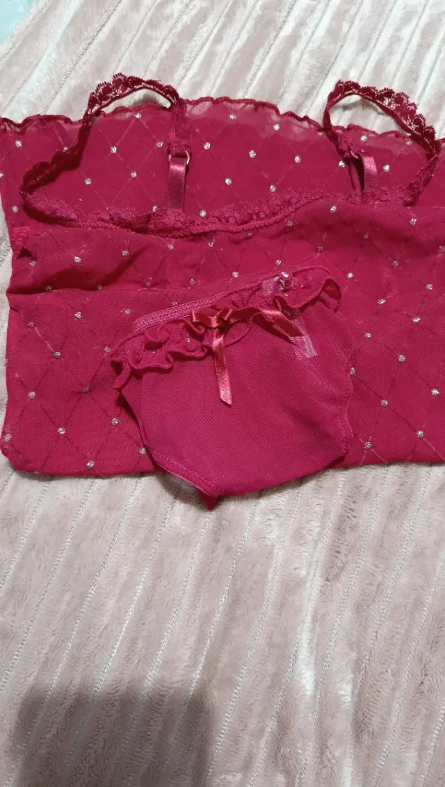 Completo intimo rosso scintillante Misure in foto