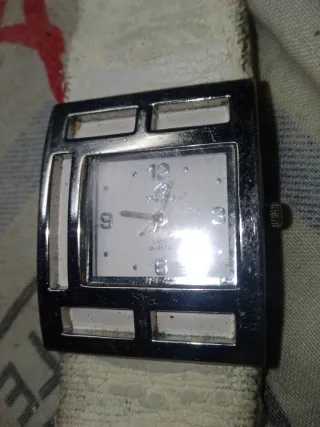 Reloj Marea Modelo 42086 Plata y Blanco