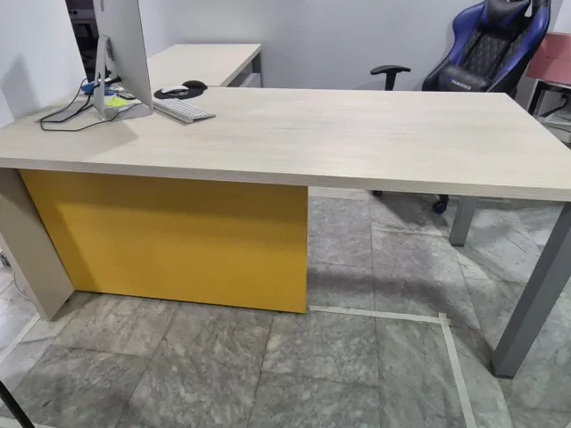 Mesa de oficina/despacho L
