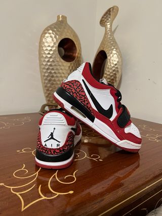 Air Jordan Zapatillas Rojas y Blancas