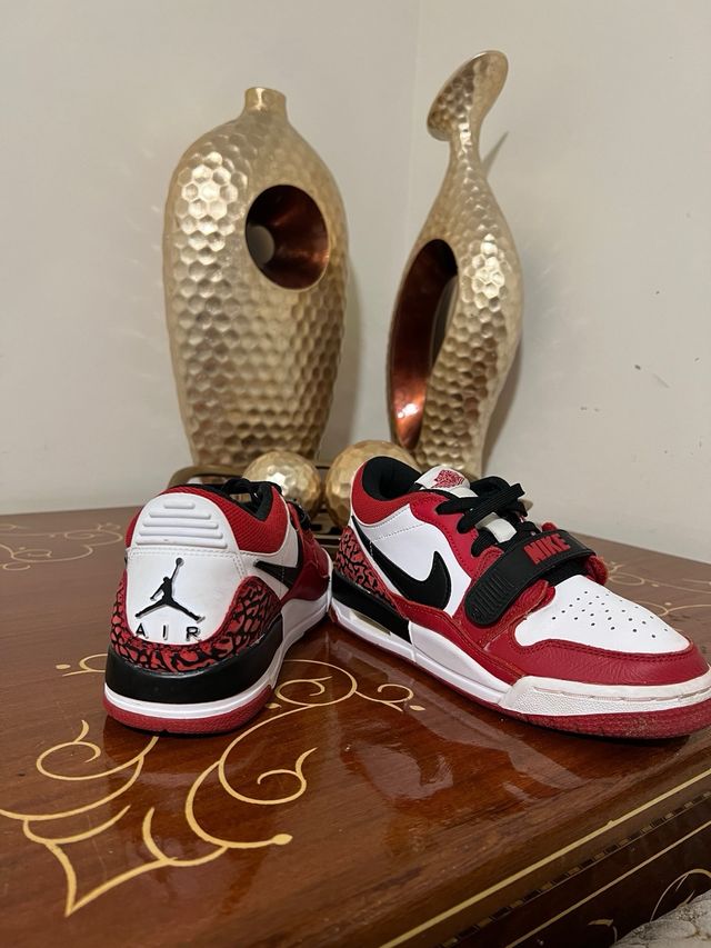 Air Jordan Zapatillas Rojas y Blancas