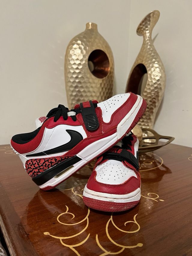 Air Jordan Zapatillas Rojas y Blancas