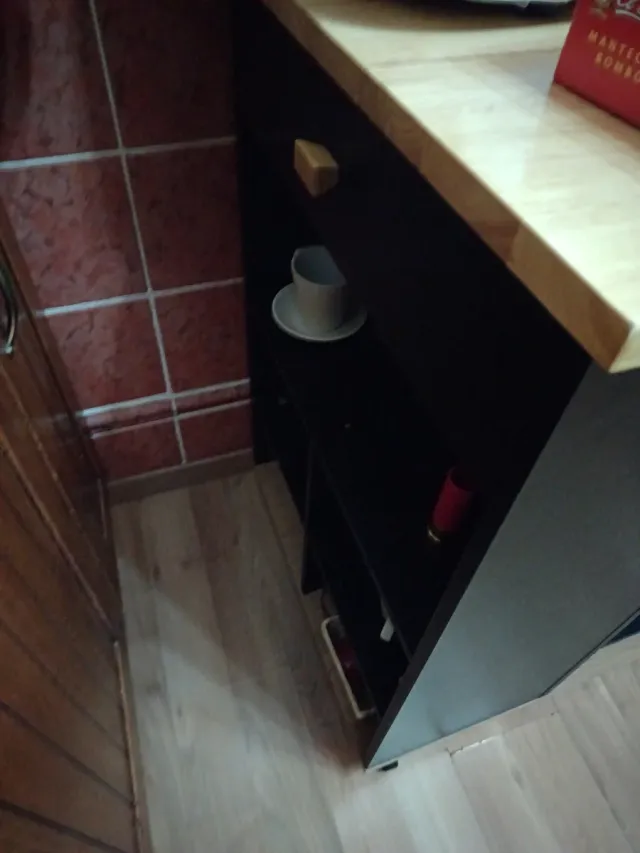 Isla de cocina madera y negro