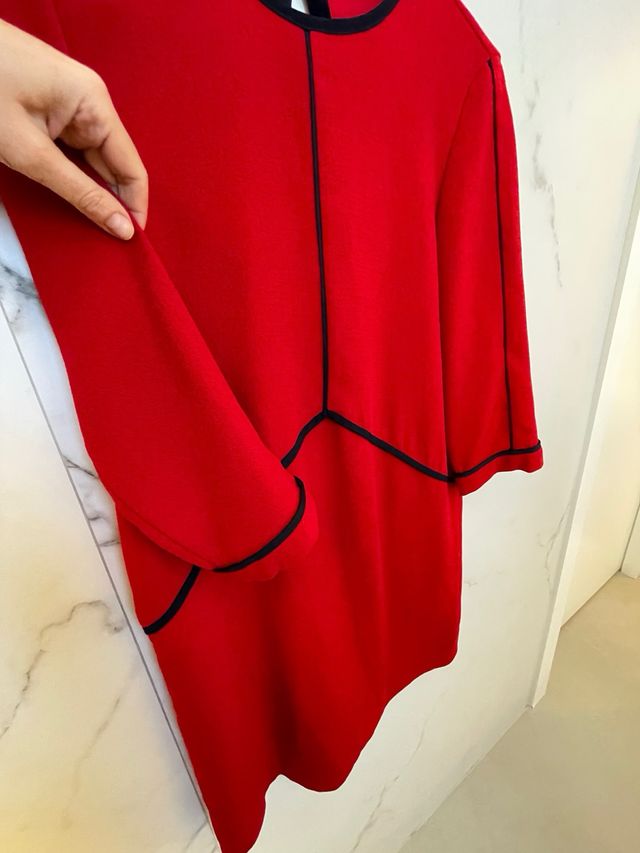 Vestido midi Zara Rojo Manga Larga