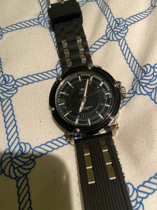 Reloj Marea Negro y Plateado