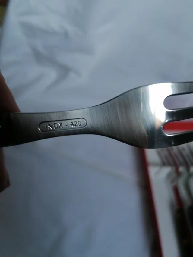 Set 12 Tenedores Carne Madera y Metal