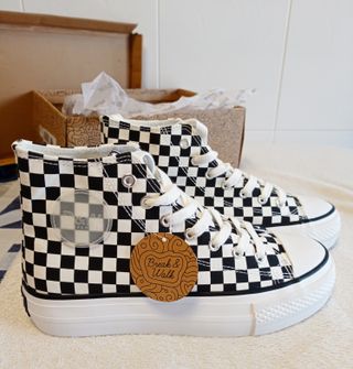 Zapatillas lona tipo Vans cuadros niña.