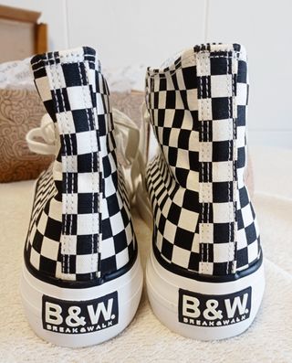 Zapatillas lona tipo Vans cuadros niña.