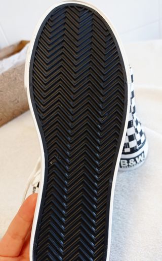 Zapatillas lona tipo Vans cuadros niña.