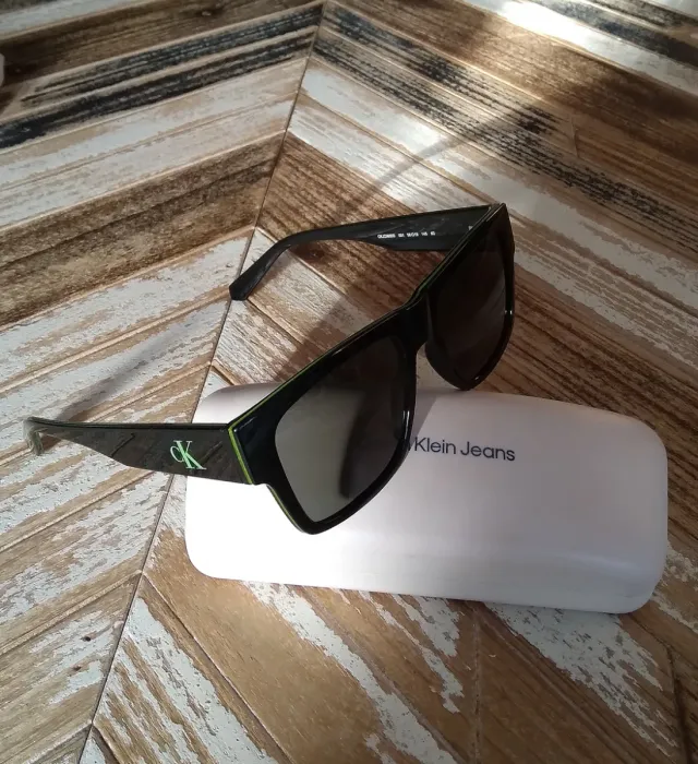 Gafas de sol Calvin Klein Jeans negras y verdes