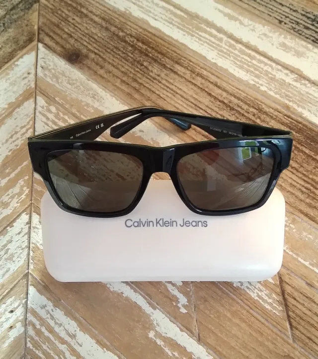 Gafas de sol Calvin Klein Jeans negras y verdes
