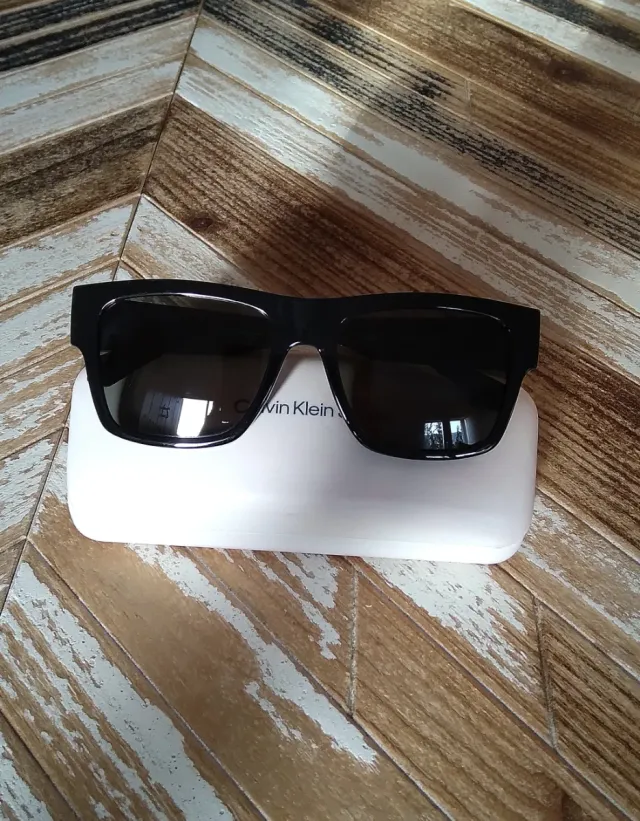 Gafas de sol Calvin Klein Jeans negras y verdes