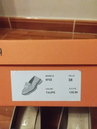 Mocasines de piel mujer beige