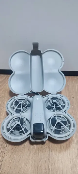 Drone DJI Neo Pack Vuela Más + Accesorios