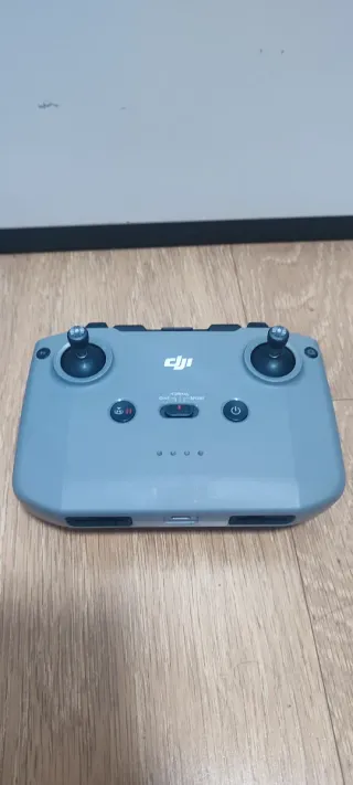 Drone DJI Neo Pack Vuela Más + Accesorios