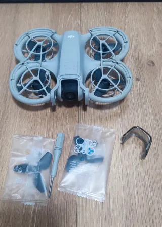 Drone DJI Neo Pack Vuela Más + Accesorios