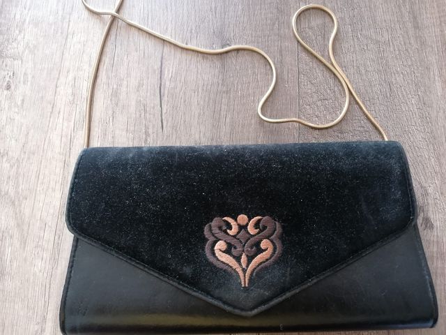 Bolso de fiesta negro con bordado