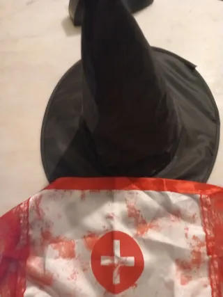 Chapéu Bruxa e Avental Sangrento