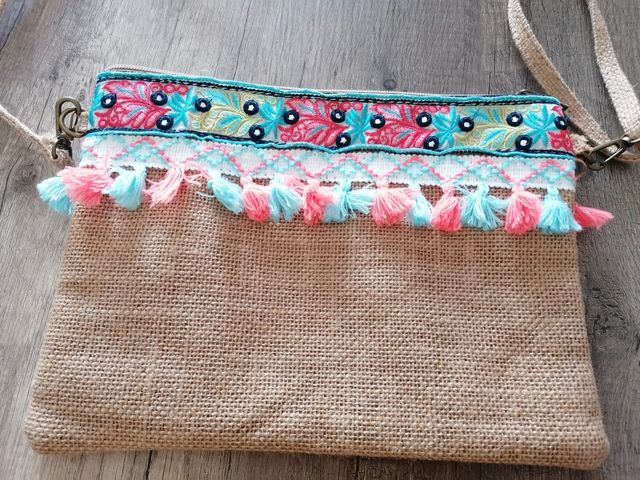 Bolso de Yute con Adornos