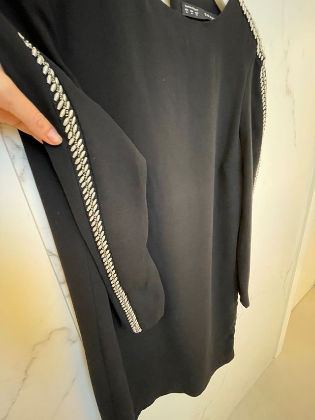 Vestido midi Zara negro con detalles plateados