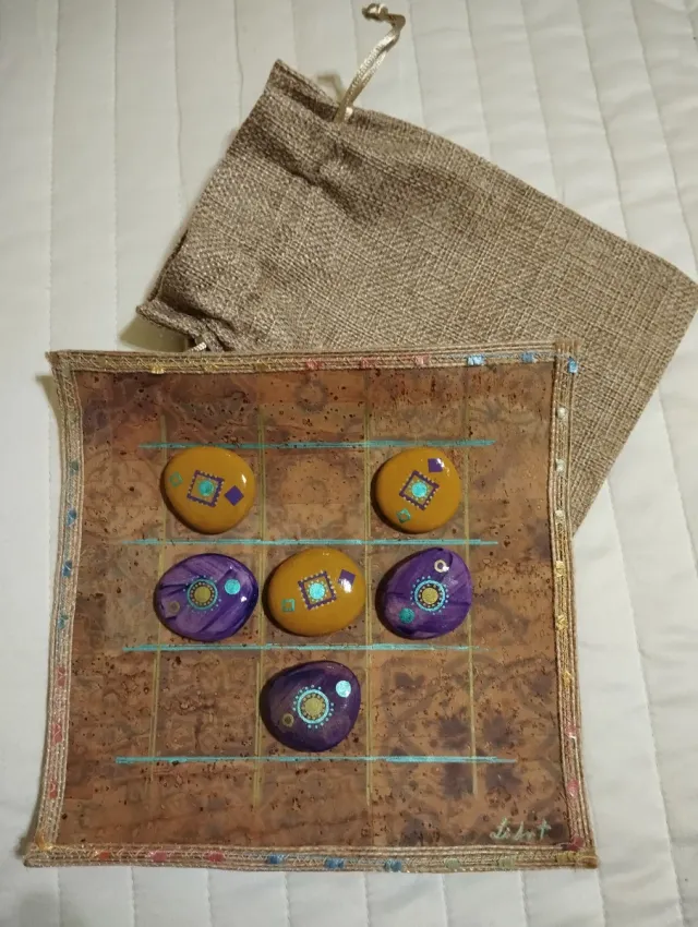 Gioco da tavolo 3 in fila fatto a mano